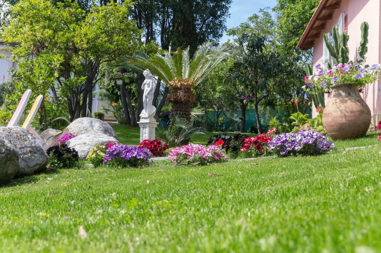 Le Villette Di Villa Paola Loano Εξωτερικό φωτογραφία